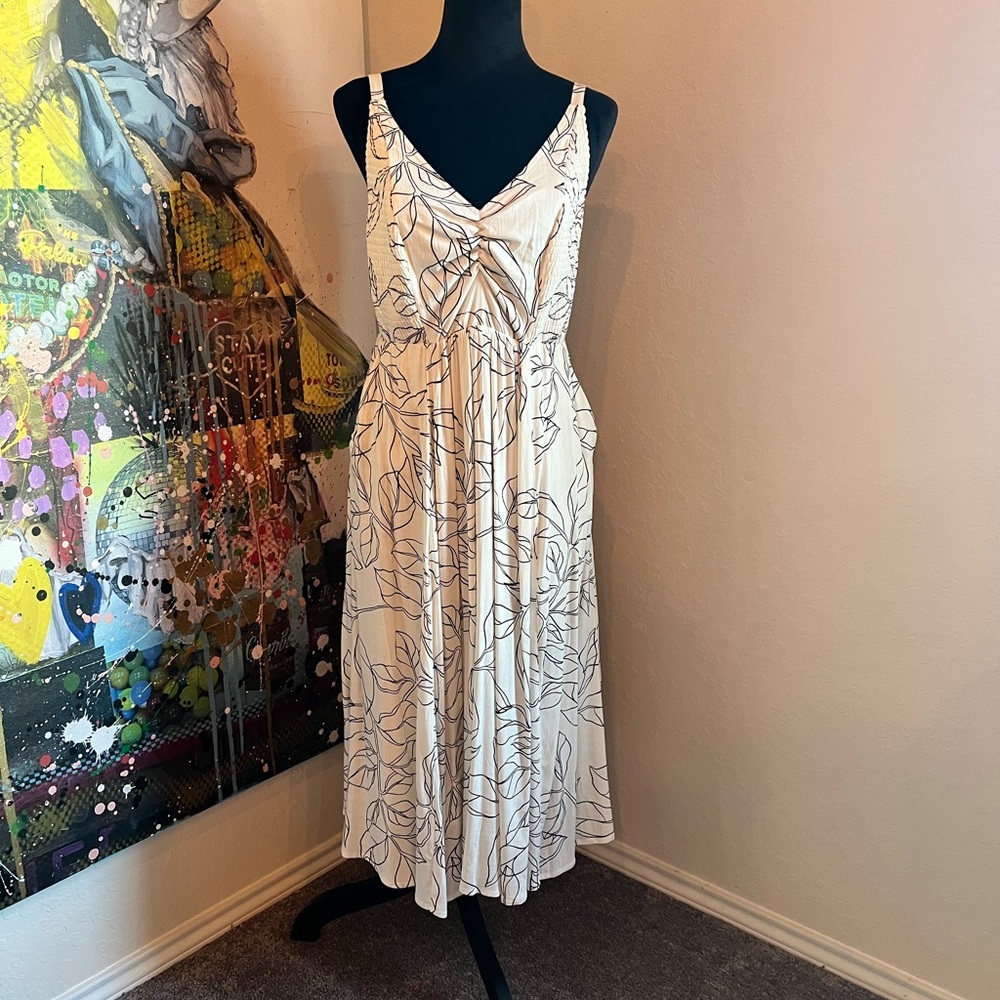 TORRID White & Black Midi Sun Dress